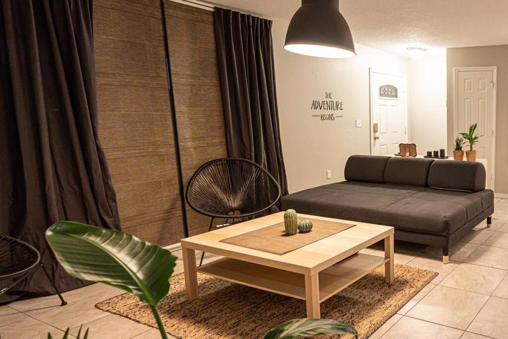 Renovated 3 Bedroom Home Near All Main Attractions 키시미 외부 사진